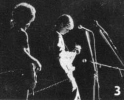 3. Александр Титов и Борис Гребенщиков на концерте в Ленинграде (конец 80-х)