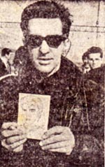 Вячеслав Бутусов, черно-белое фото из газеты