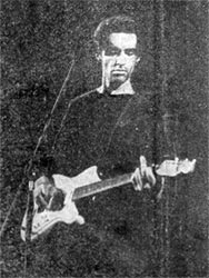 Бутусов, черно-белое фото из газеты