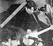 группа Агата Кристи, черное-белое фото из газеты
